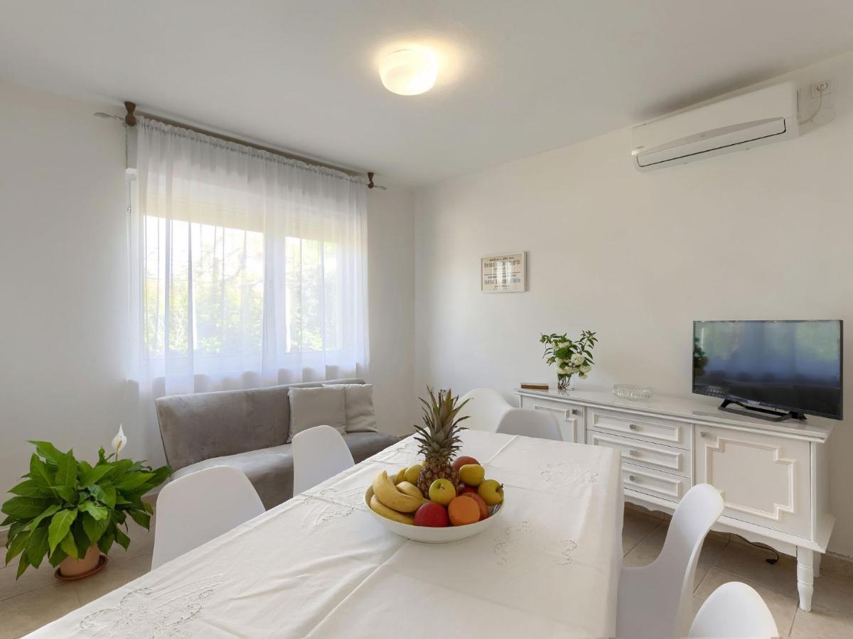 Apartment Laura By Interhome Pula Ngoại thất bức ảnh