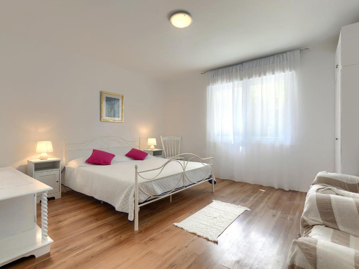 Apartment Laura By Interhome Pula Ngoại thất bức ảnh